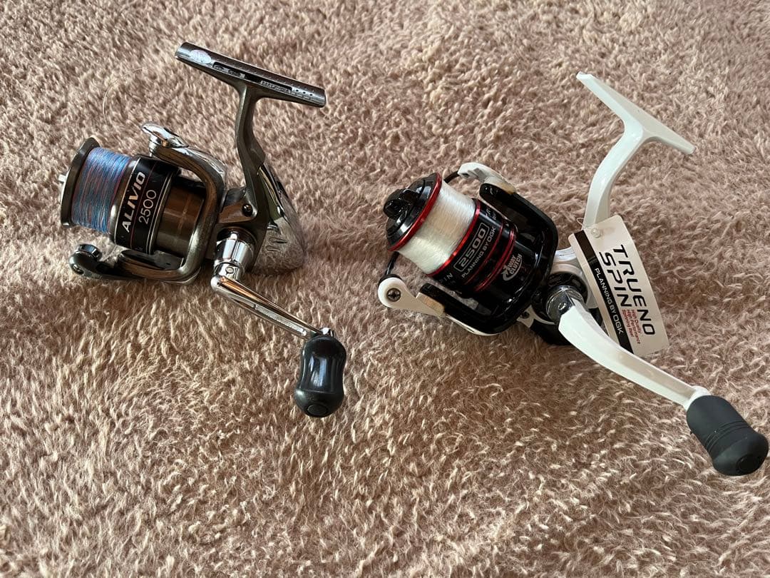 シマノ アリビオ 2500 と OGKトレノスピン2500未使用 2機まとめ売り