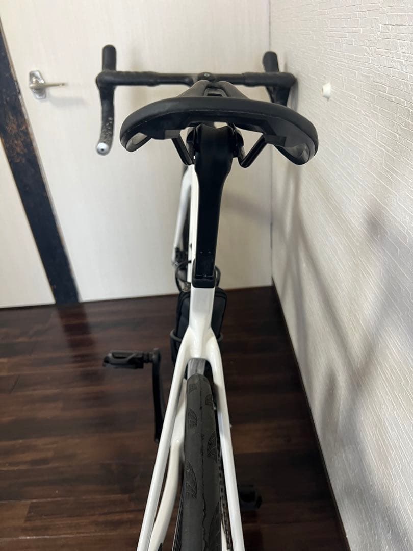 カーボンフレーム ホワイト ロードバイク elves