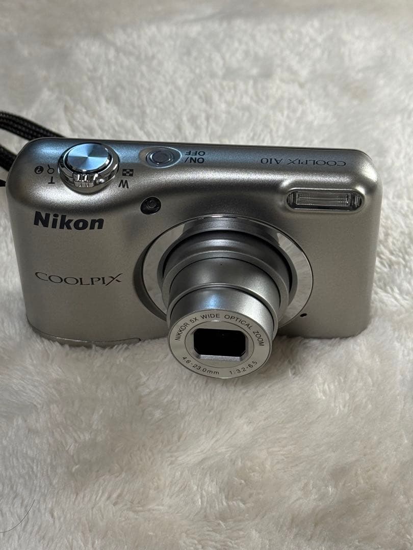 ニコンCoolpix A10 コンデジ（乾電池式）