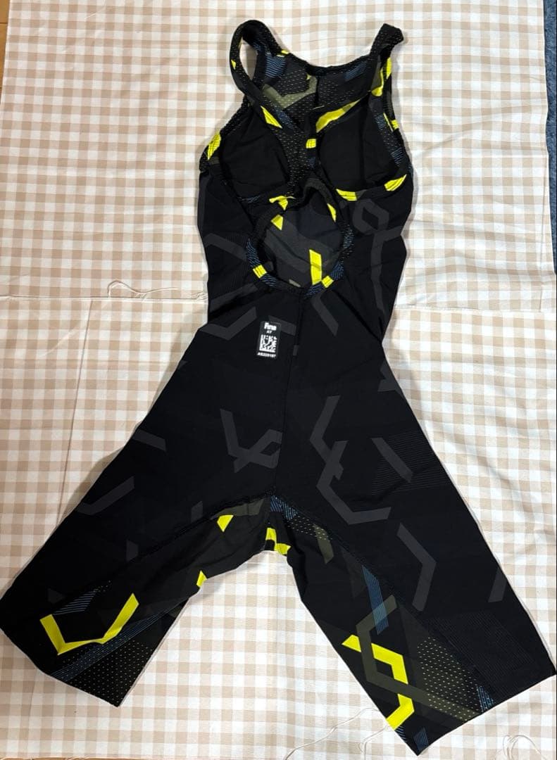 asicsアシックス高速水着