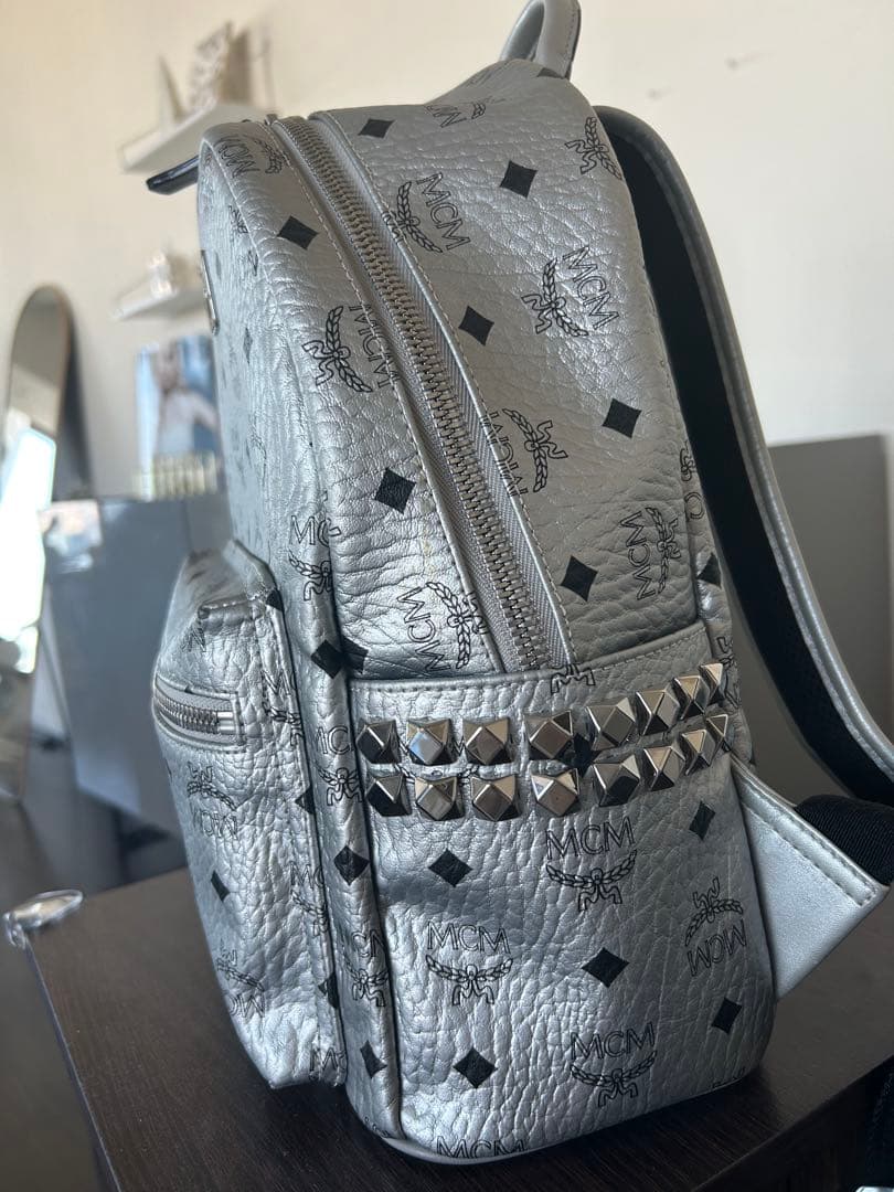 MCM シルバー リュックサック small medium
