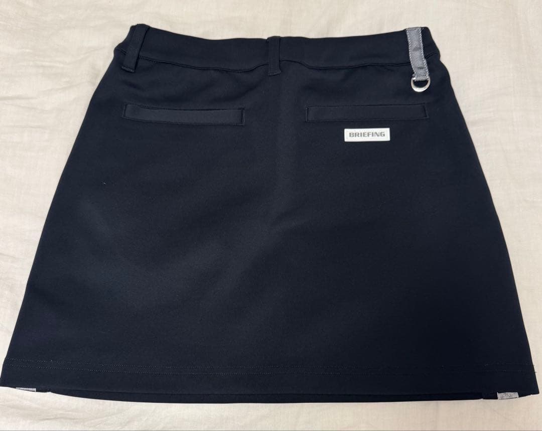 BRIEFING 黒スカート ロゴ入り