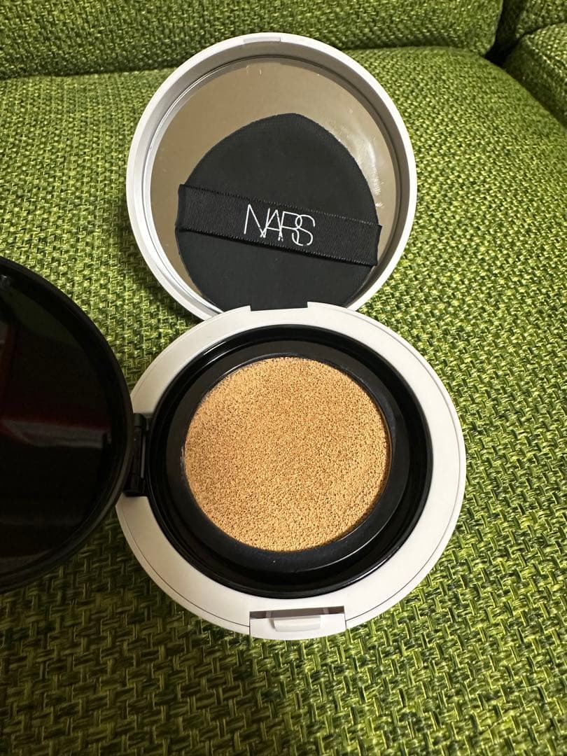 ＮＡＲＳライトリフレクティング　セラムクッションファンデーション