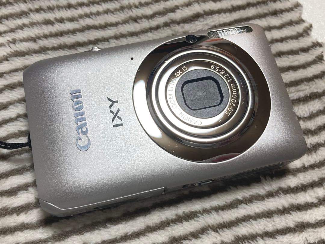 Canon IXY 210F デジタルカメラ　シルバー