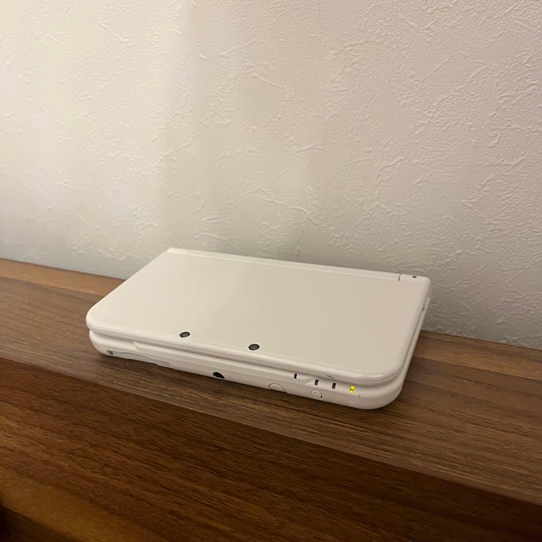【美品】Newニンテンドー3DS LL パールホワイト カセット付き