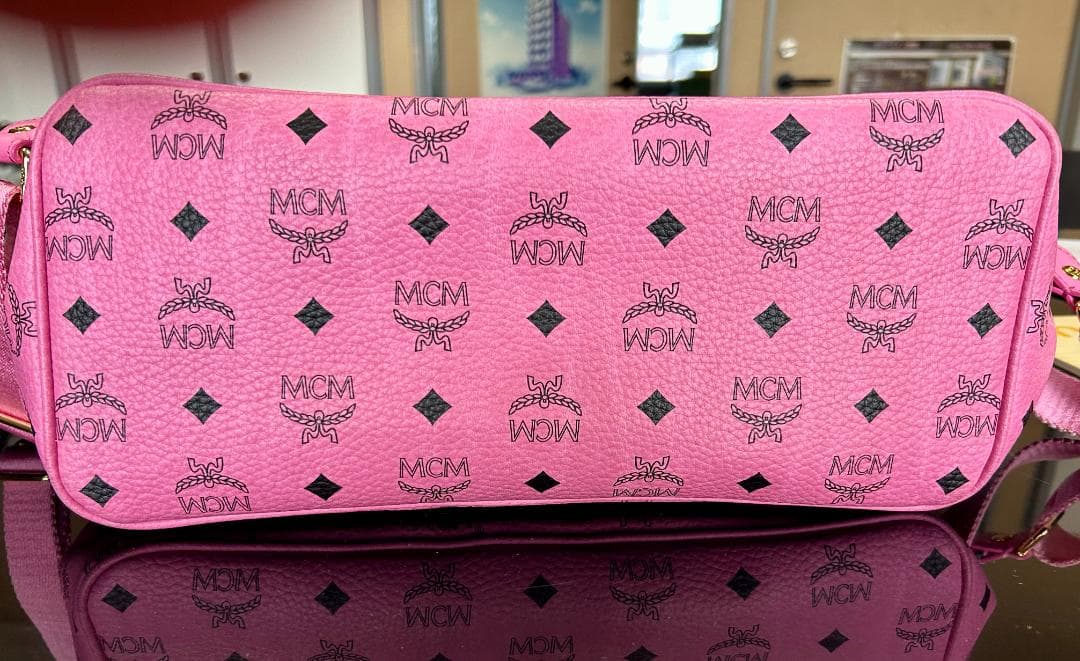 【美品】MCM ピンクロゴリュック