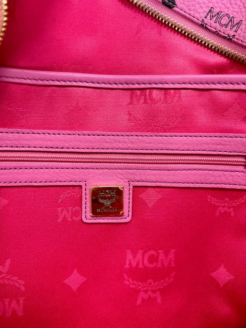 【美品】MCM ピンクロゴリュック