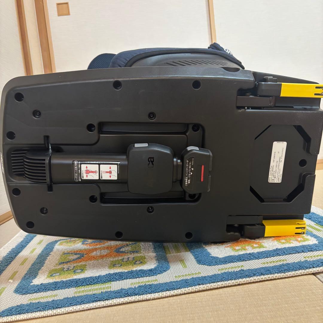 アップリカ　クルリラ プラス　説明書あり　R129適合 新生児〜4歳頃まで