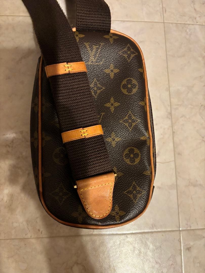 【美品】Louis Vuitton モノグラム ボディバッグ　男女兼用