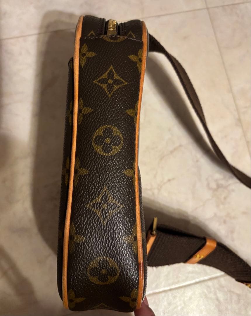 【美品】Louis Vuitton モノグラム ボディバッグ　男女兼用