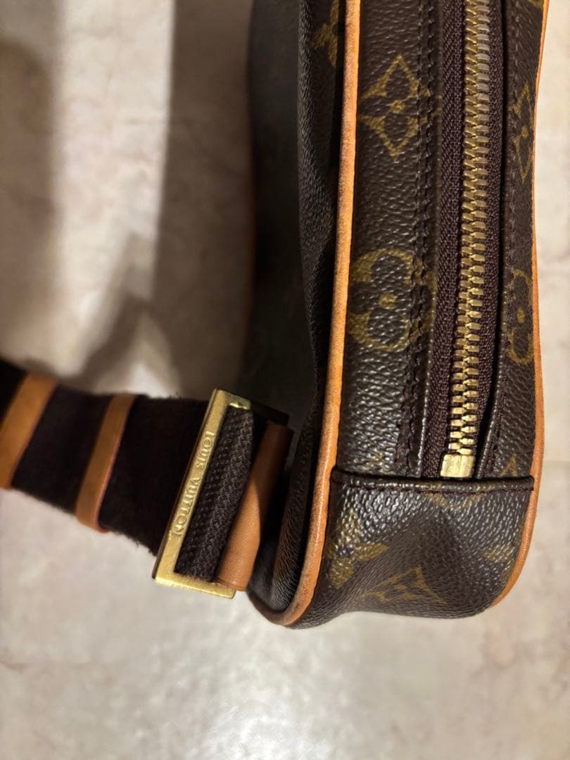 【美品】Louis Vuitton モノグラム ボディバッグ　男女兼用