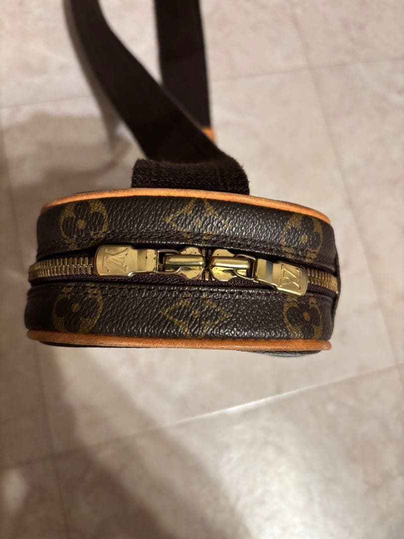 【美品】Louis Vuitton モノグラム ボディバッグ　男女兼用