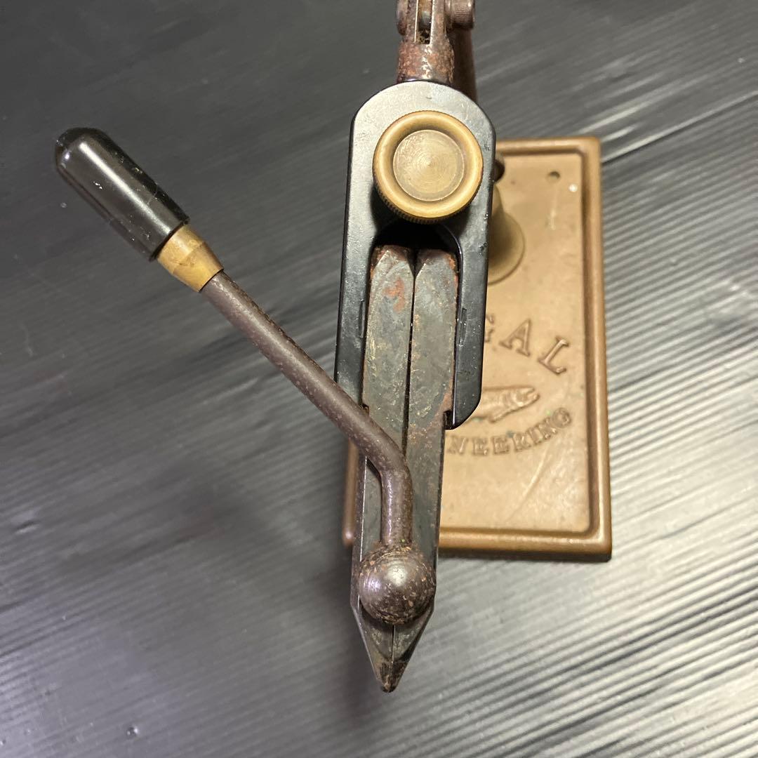 REGAL リーガル　ENGINEERING フライタイイング　バイス