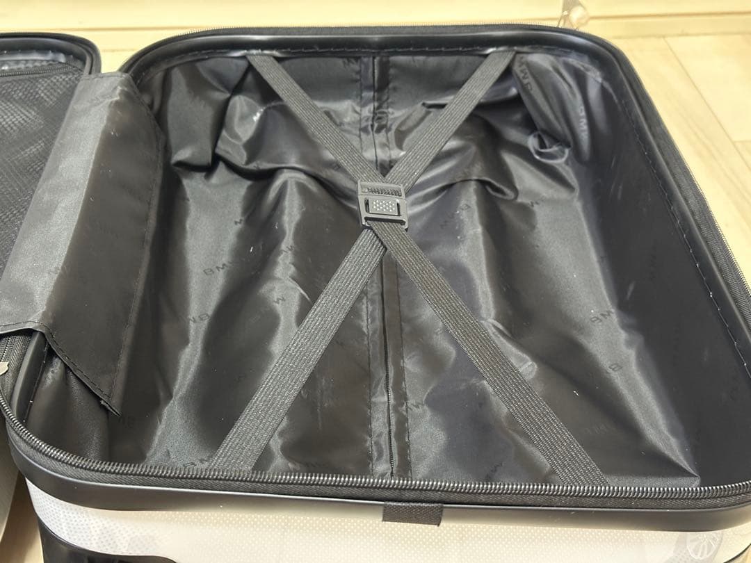 BMW ベアデザイン・ホワイトキャリーケース（機内持ち込みサイズ）