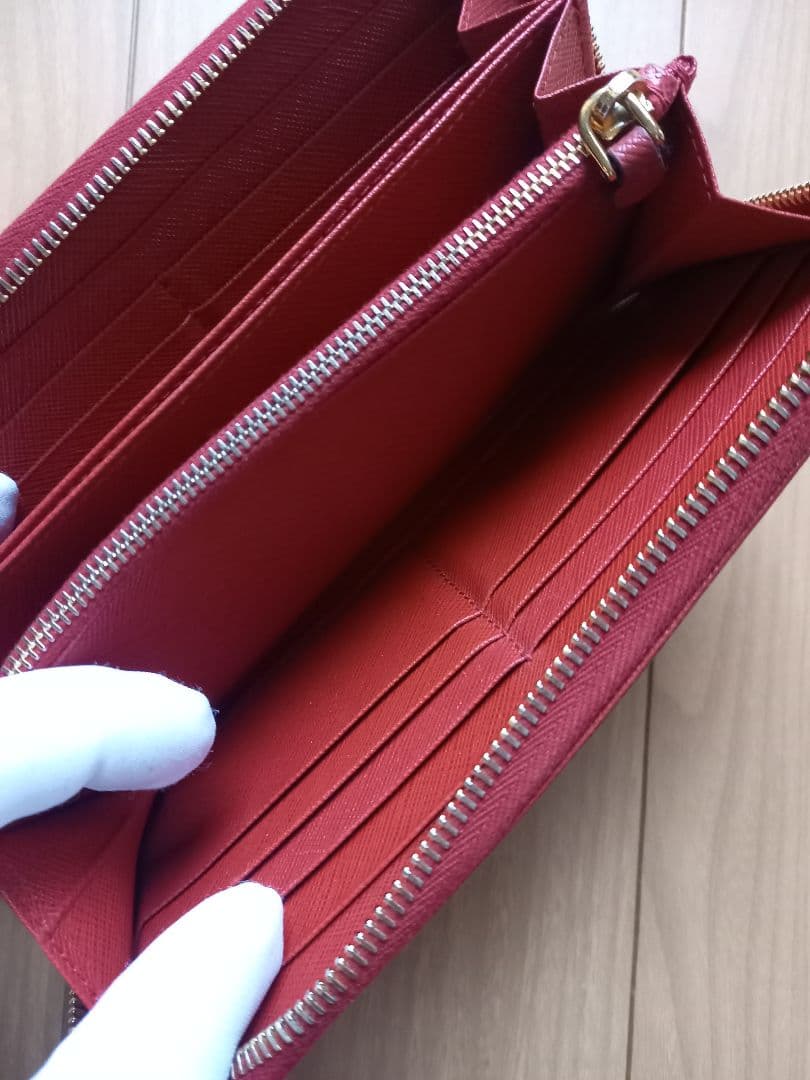 プラダ PRADA 長財布 サフィアーノレザー ラウンドファスナー レッド