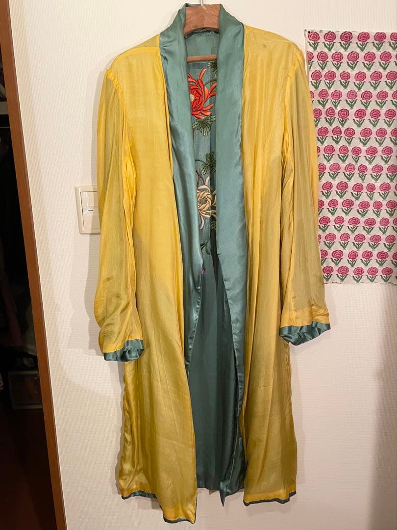 専用　Sunny Vintage ミントグリーンサテン 花柄刺繍 チャイナガウン