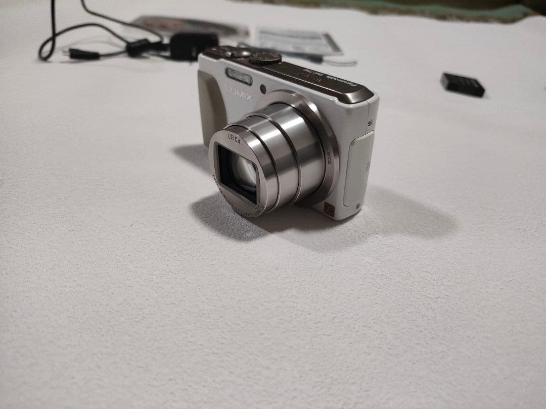 デジタルカメラ Panasonic LUMIX TZ40