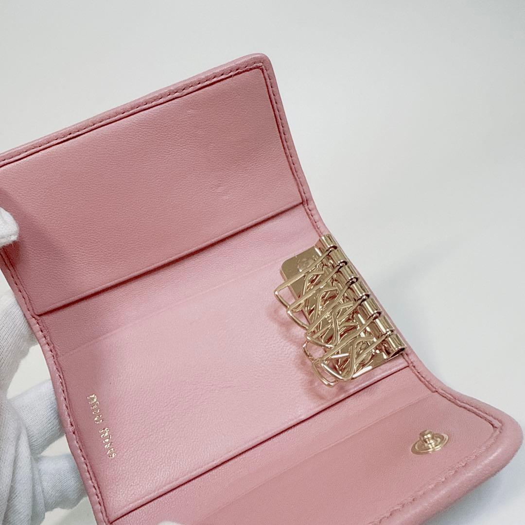 【未使用品級】miumiu ６連キーケース　マトラッセ　ローズピンク　レザー
