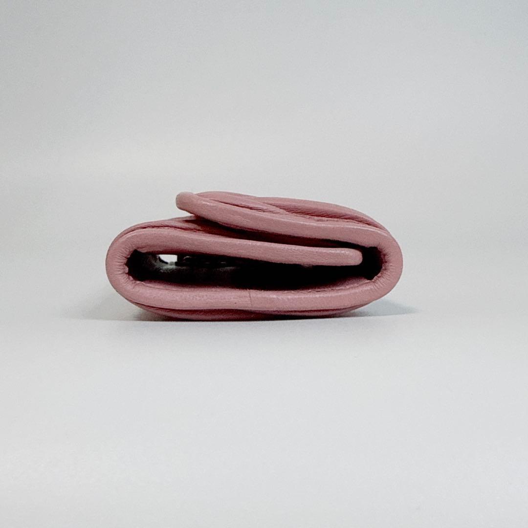 【未使用品級】miumiu ６連キーケース　マトラッセ　ローズピンク　レザー