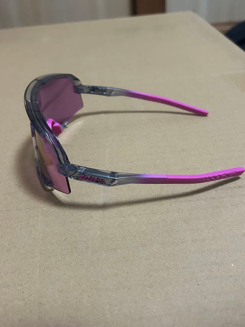 100% Slendale Tokyo Night ワンハンドレッド サングラス