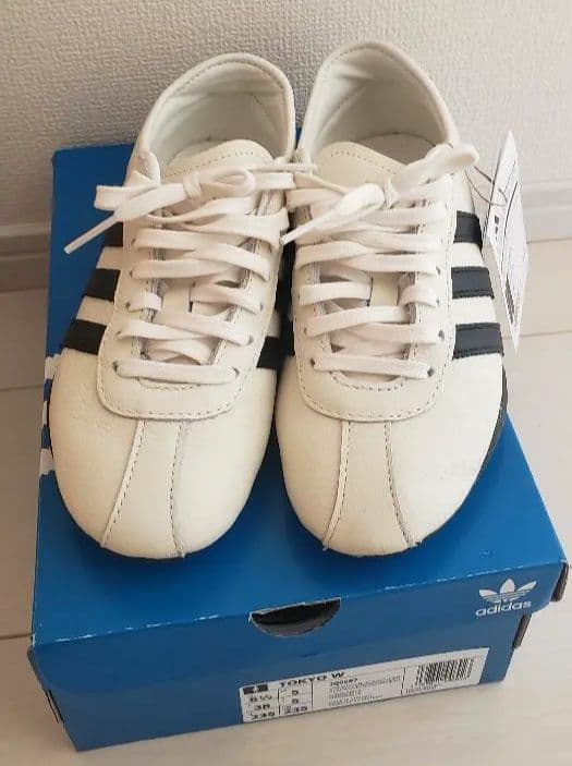 まもなく販売終了‼️ adidas Tokyo スニーカー タグ箱付き
