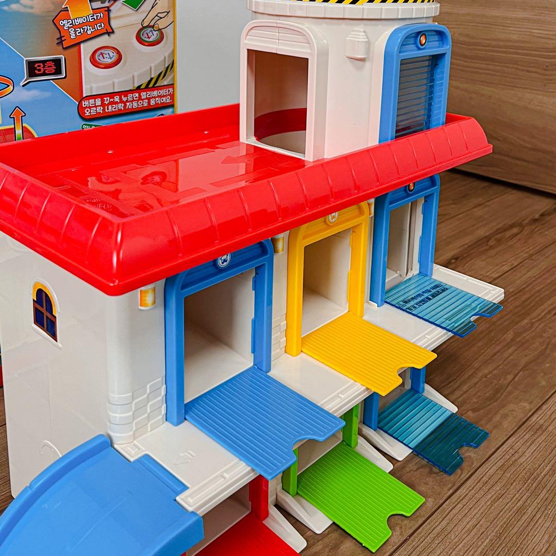 ちびっこバス タヨ エレベーター車庫 ガレージ