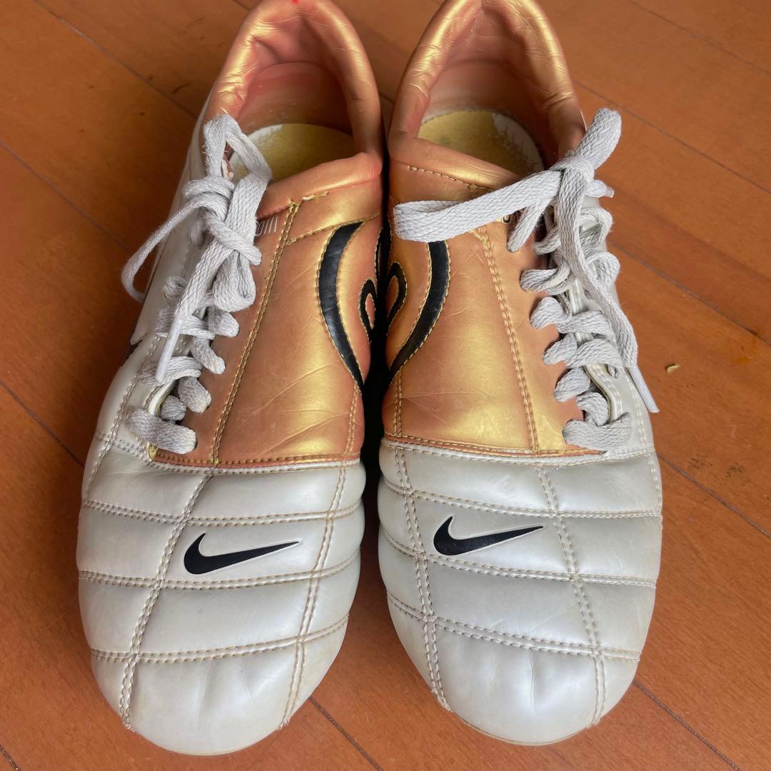セール 希少 レア 90S ナイキ サッカースパイク トータル90 25 - メルカリ