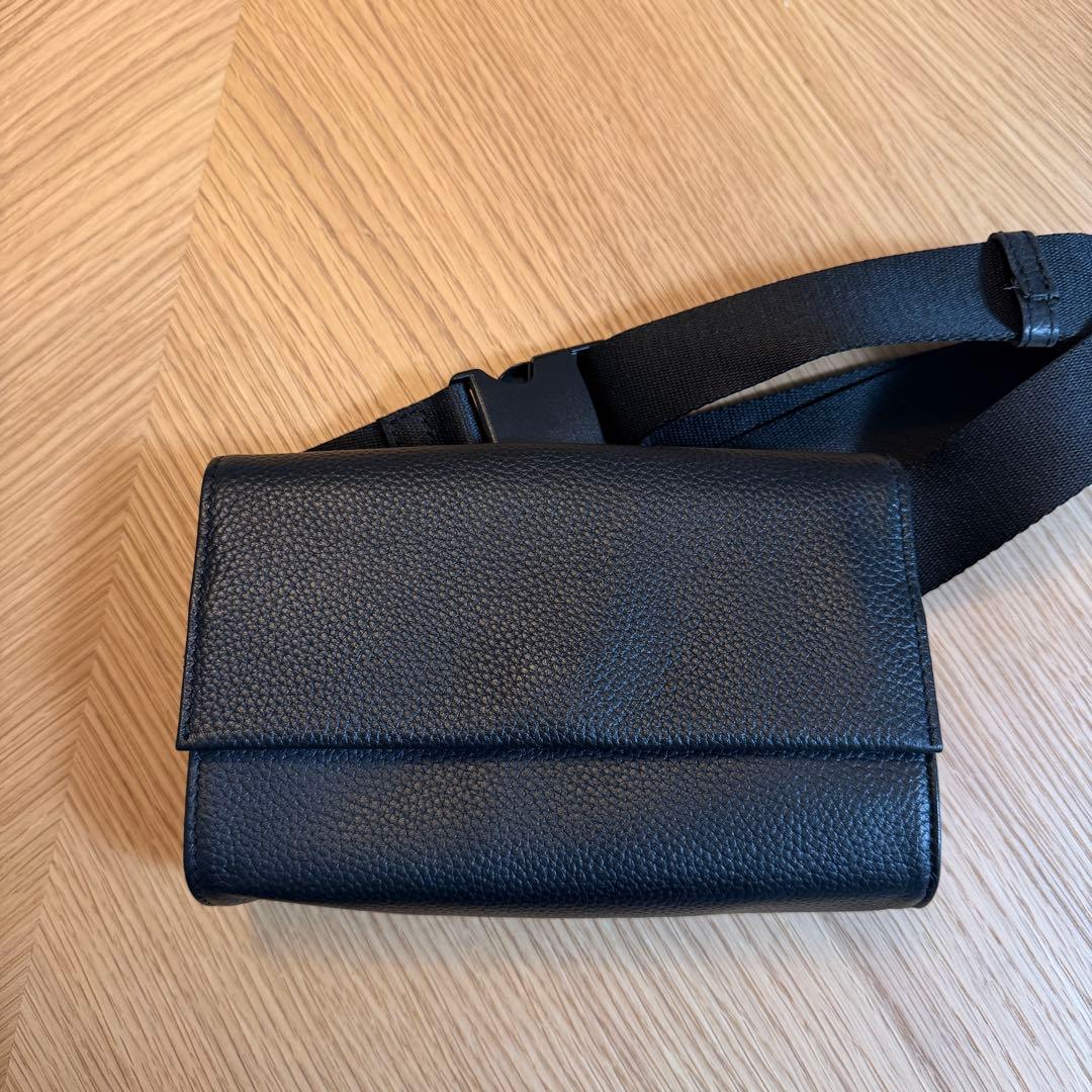イアパピヨネ 本革ミニワイドテープショルダーバッグ - メルカリ
