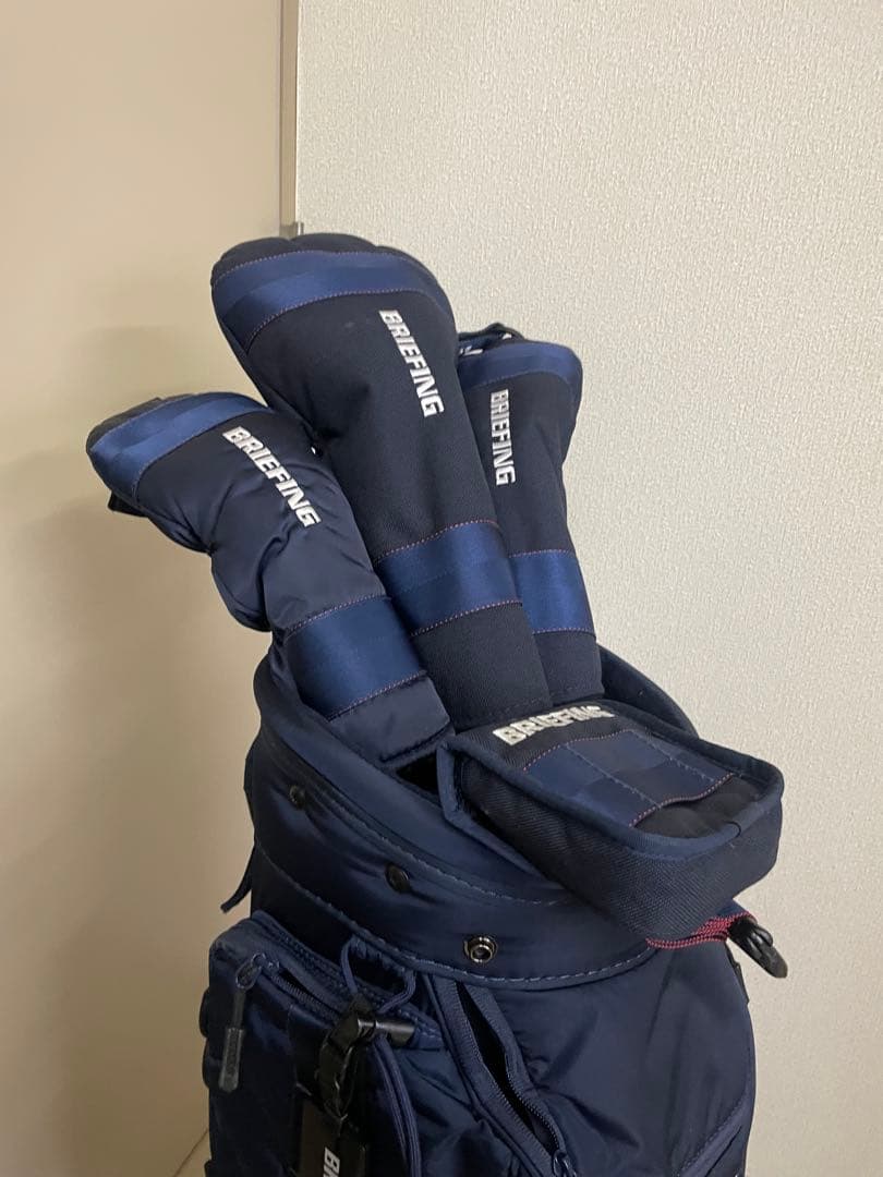 BRIEFINGキャディバッグ ドライバー、FWx2、パターカバーのセット販売