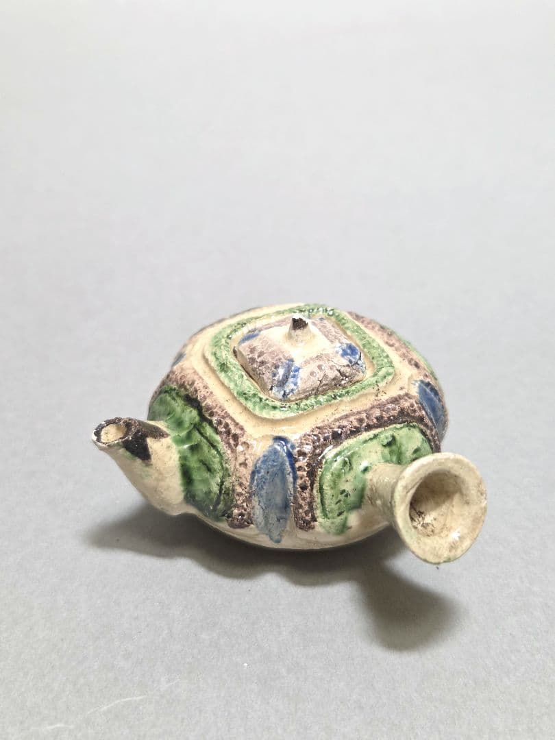 古い小さな雛道具　食器いろいろ