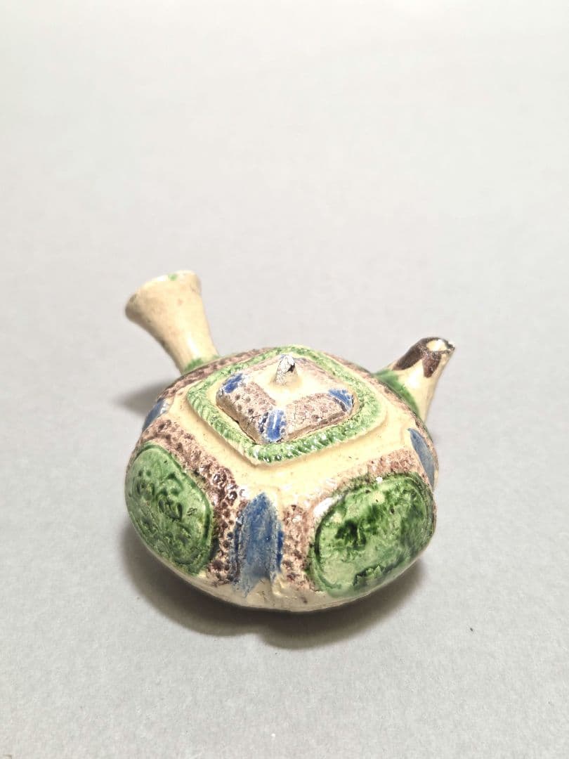 古い小さな雛道具　食器いろいろ