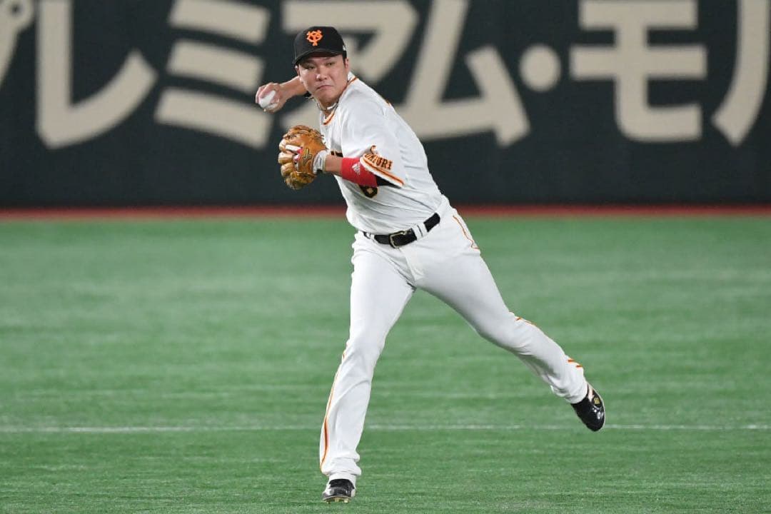 adidas リストバンド レッド　坂本勇人