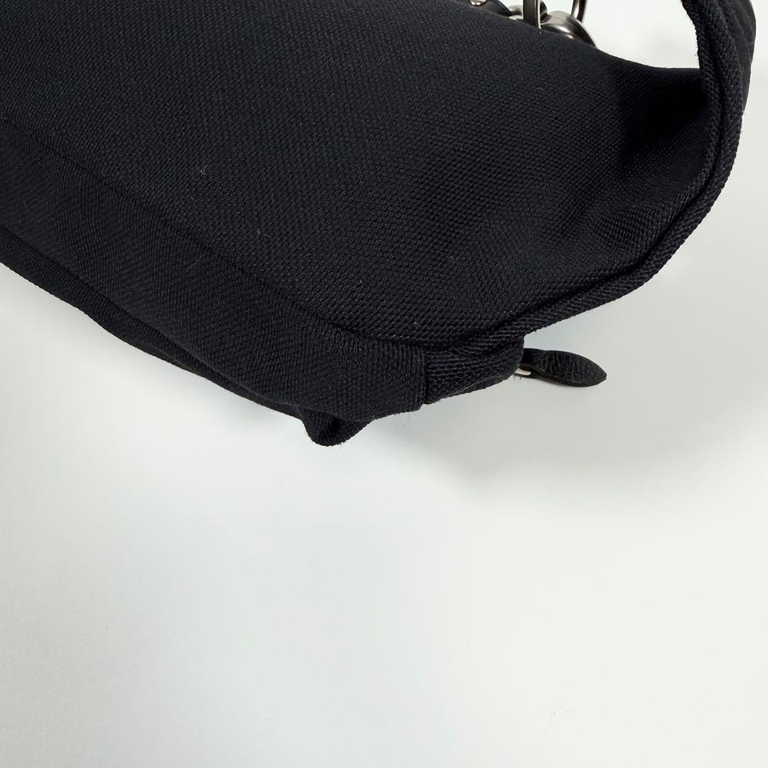 【極美品】【現行】イルビゾンテ　ベルトバッグ　ボディバッグ　三角ロゴ　ブラック