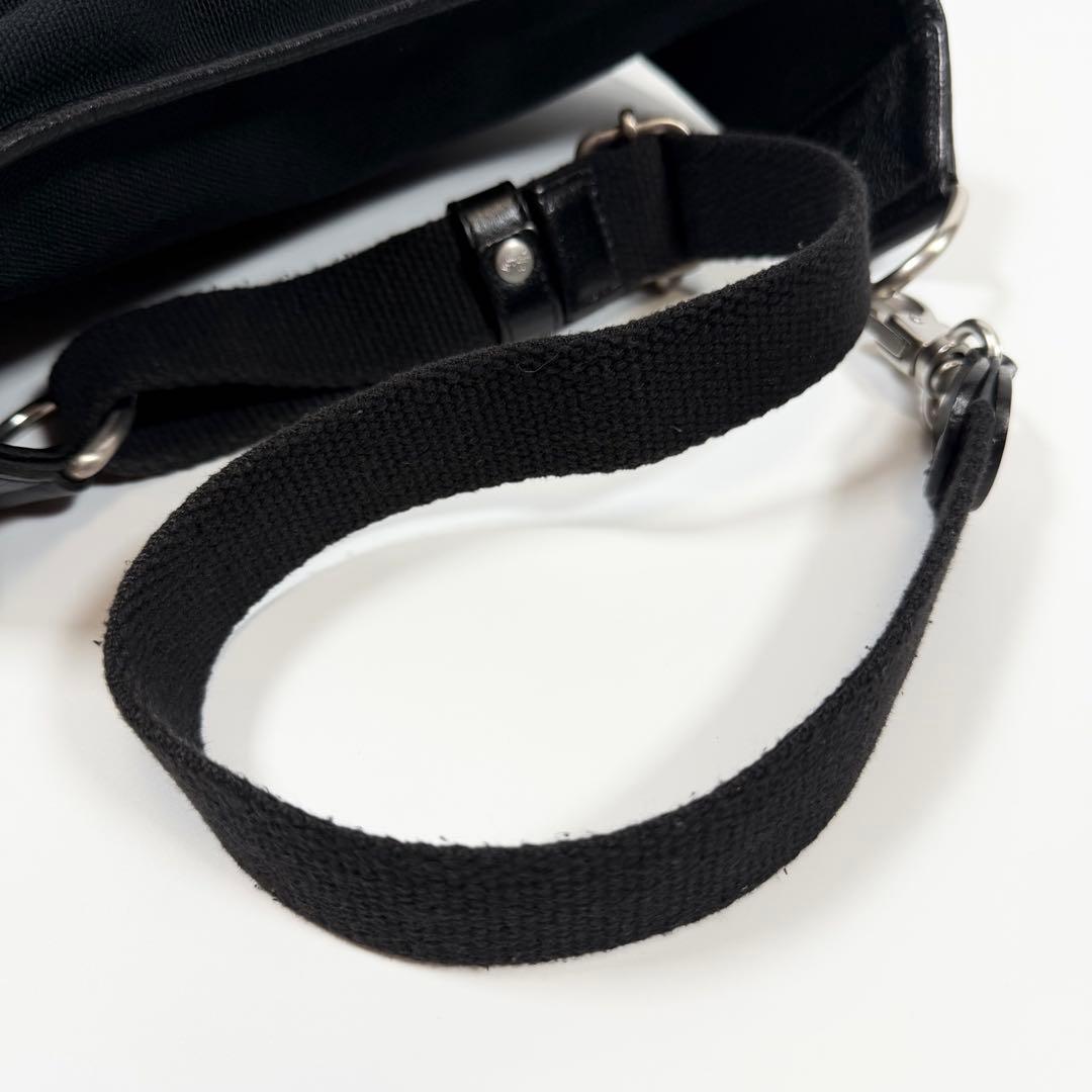 【極美品】【現行】イルビゾンテ　ベルトバッグ　ボディバッグ　三角ロゴ　ブラック