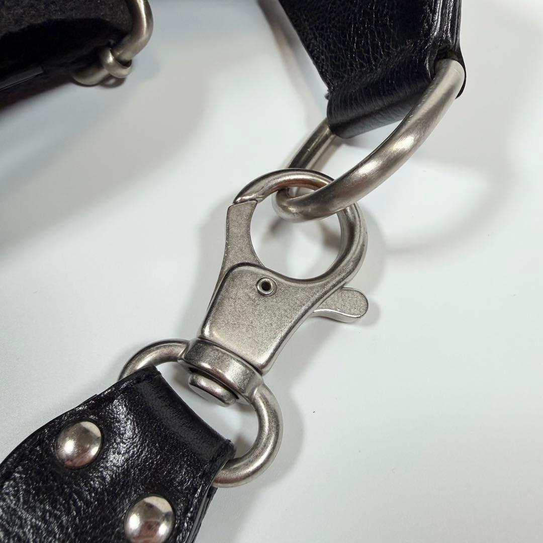 【極美品】【現行】イルビゾンテ　ベルトバッグ　ボディバッグ　三角ロゴ　ブラック