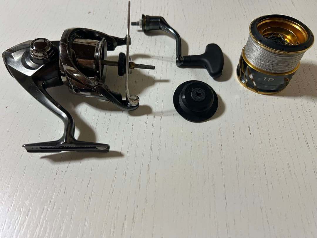 SHIMANO 20TWIN POWER 4000MHG スピニングリール