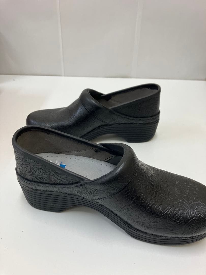 【訳あり☆新品未使用☆ダンスコ】LT PRO・ブラックフローラル・38