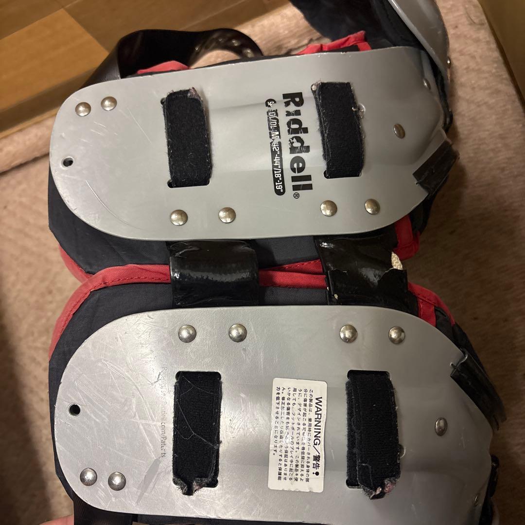 Riddell ショルダーパッド シルバー/ブラック