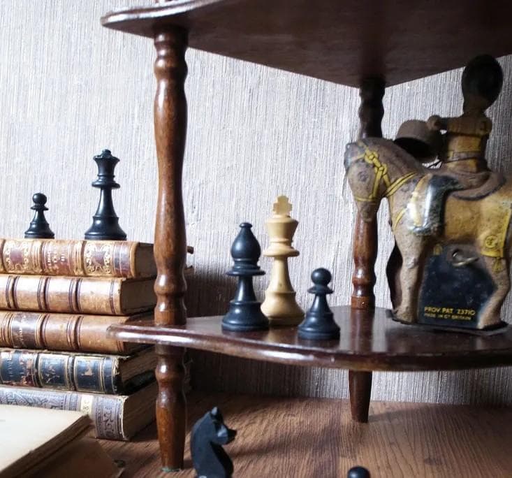 英国ヴィンテージ 小さな三段コーナーシェルフ ワットノット