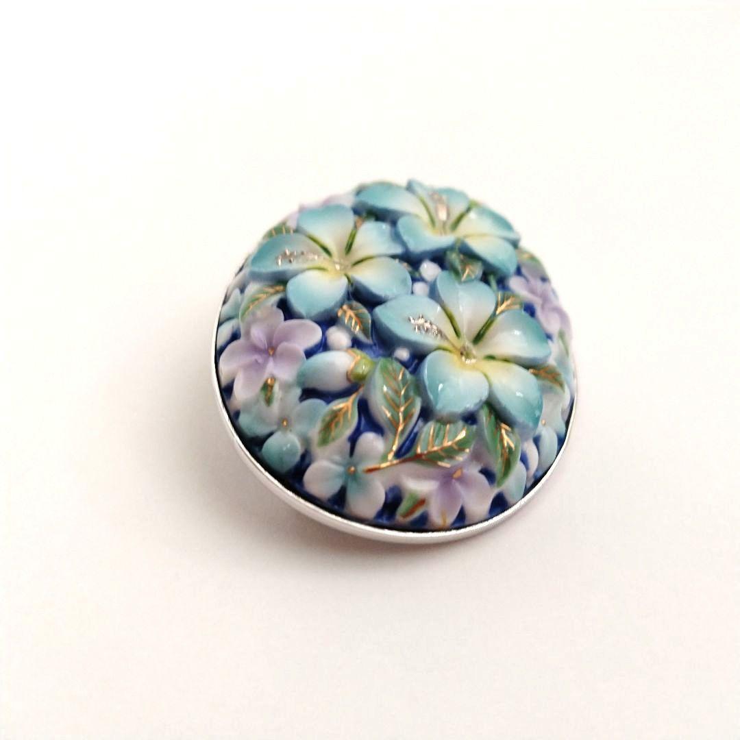 昭和レトロ　俊兼　としかね　有田焼　陶器製　花　小花　ブローチ　青　水色　レトロ