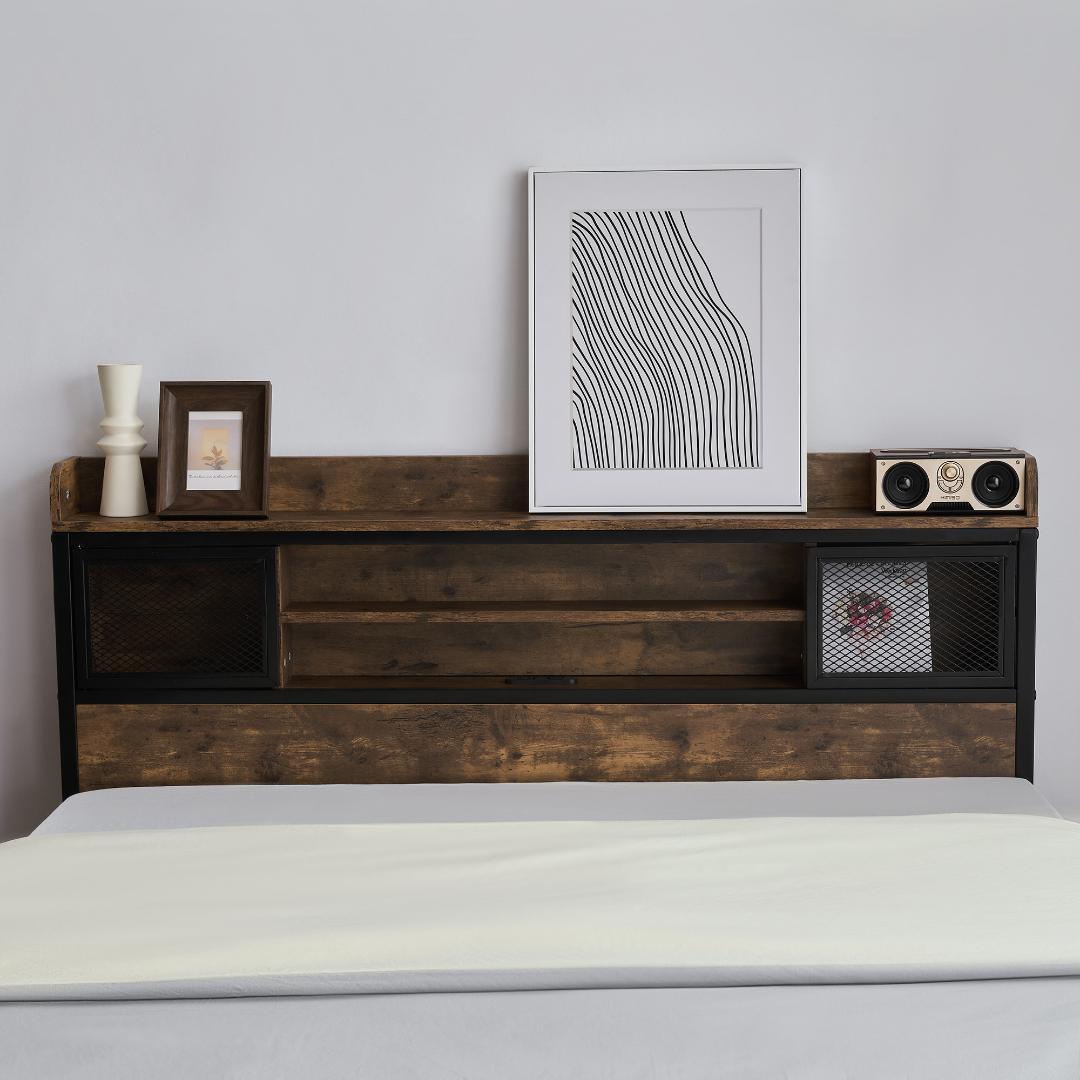 年末セール！北欧風コンセント付きベッドフレーム　木製　ダブル（DOUBLE）