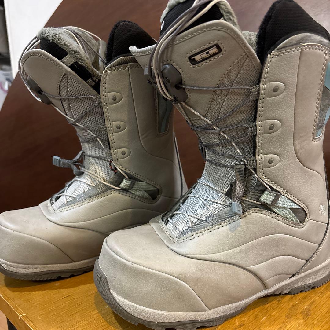 Nitro CROWN TLS 女性用スノーボードブーツ 25.0cm