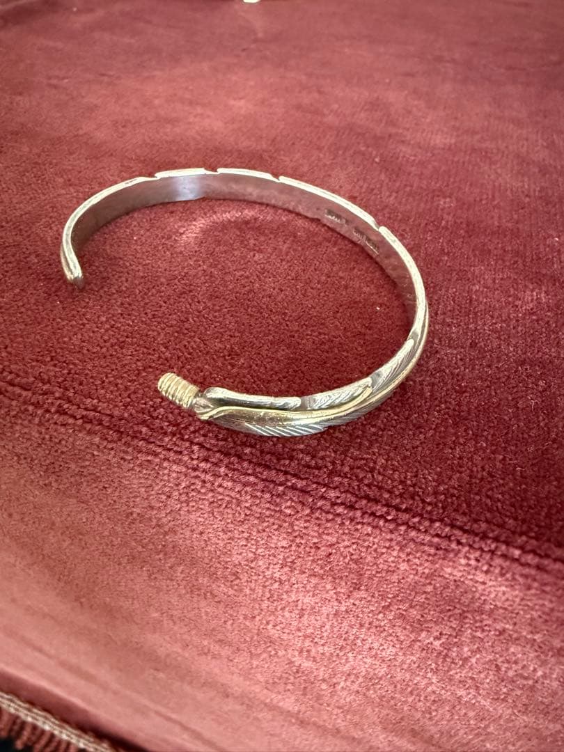 インディアンジュエリー　ナバホ族Harvey Mace　フェザーバングル