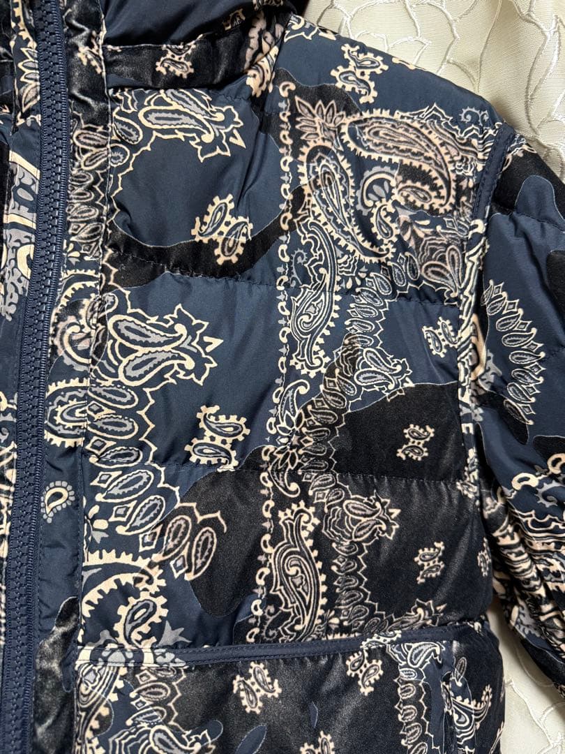 モンクレール Freville バンダナ柄 リバーシブルダウン - メルカリ