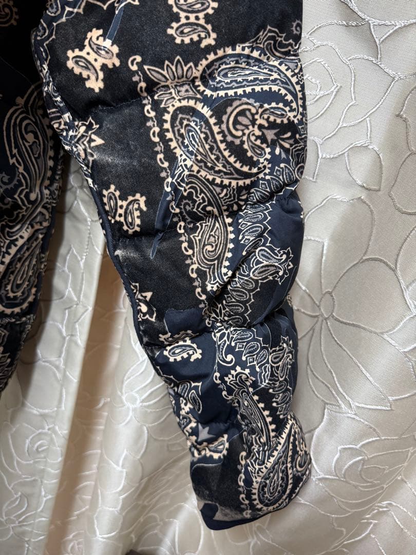 モンクレール Freville バンダナ柄 リバーシブルダウン - メルカリ