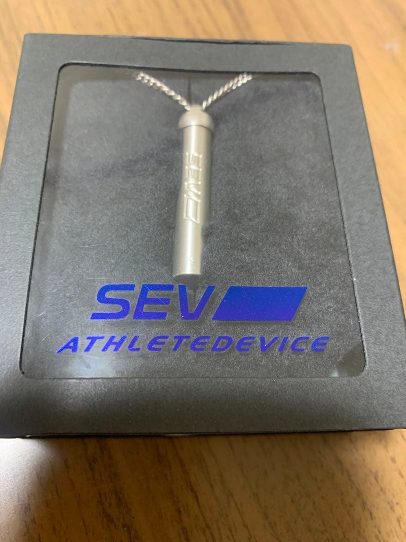 SEVメタルバーチカルV2 アスリートデバイス ネックレス シルバー