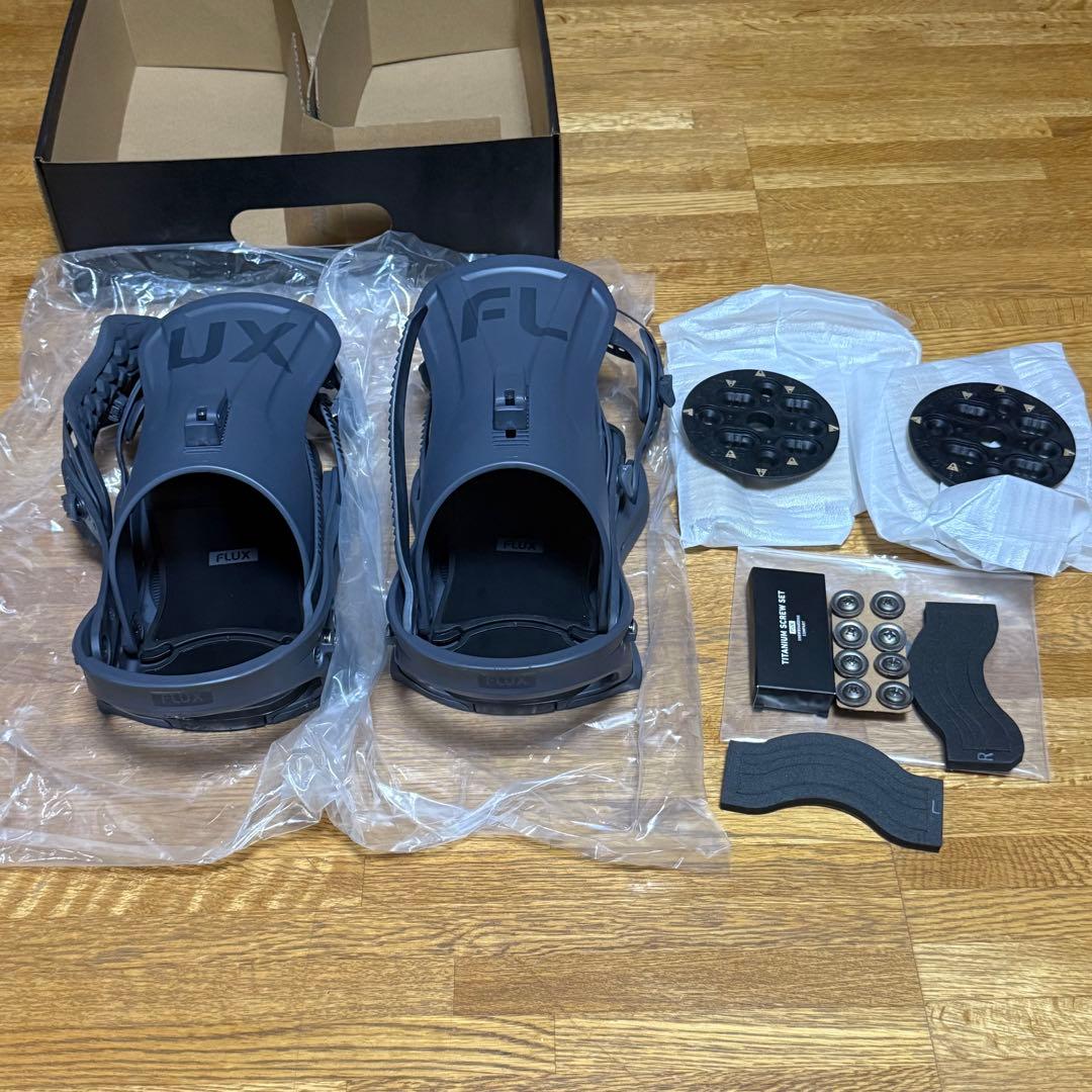 FLUX XV メタリックグレー Mサイズ 未使用