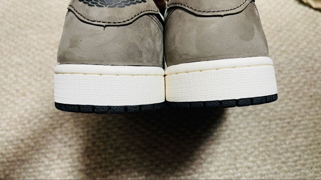 未使用 ナイキ モカ 27 NIKE スニーカー エアジョーダン1 AJ1