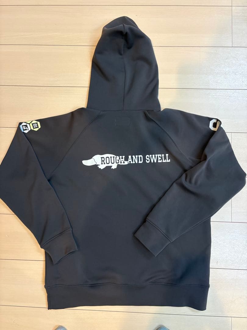 ラフアンドスウェル パーカー