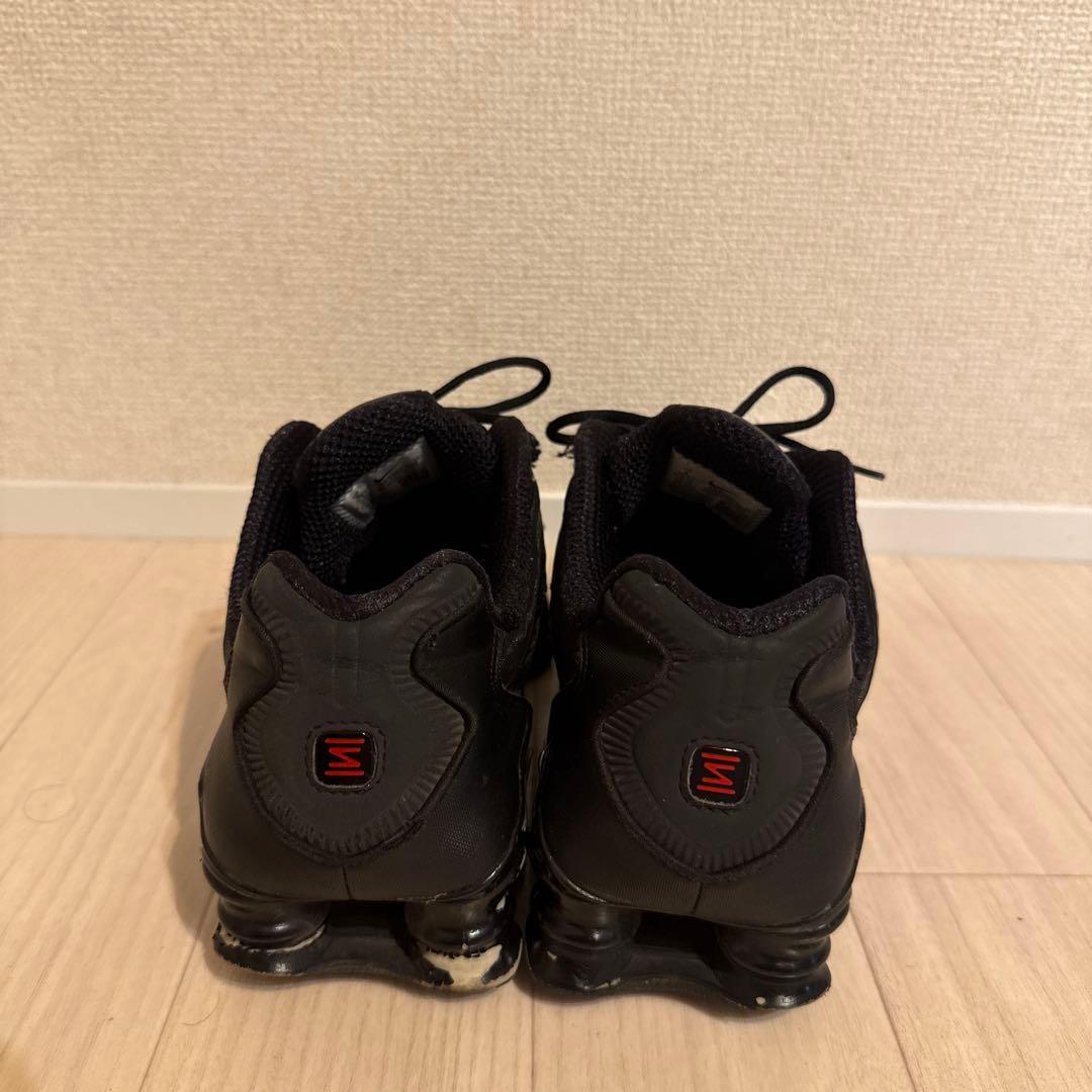 Nike Shox ブラック スニーカー